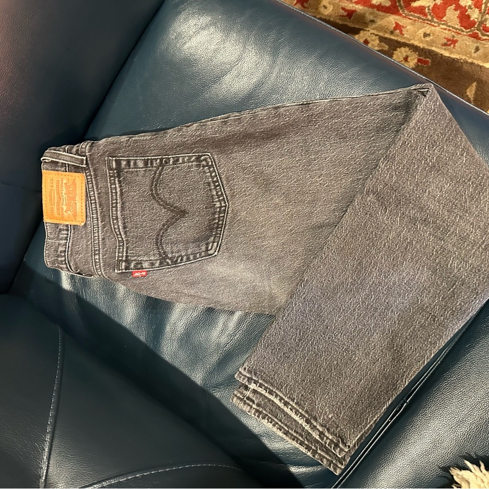 Levi's wedgie woman’s Gray Jeans sz 27